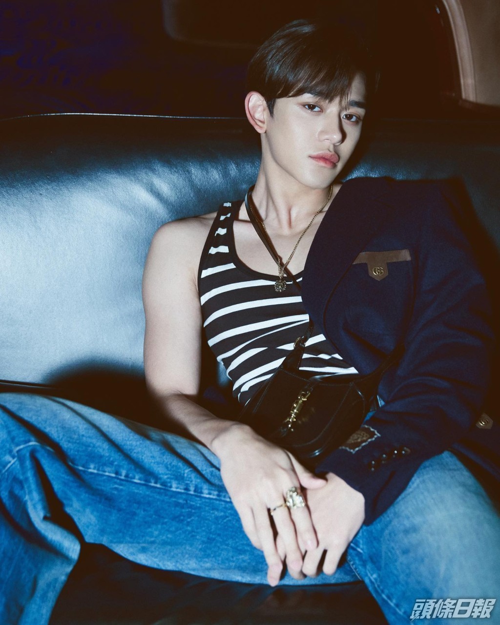 韓國男團NCT的小分隊WayV香港成員Lucas（黃旭熙），雖然只有23歲，但他於2021年8月爆出桃色醜聞，被三名來自內地及韓國的女網民控訴多名女粉絲有染，要求女粉絲買禮物及付開房錢，導致形象插水，至今仍在停工。